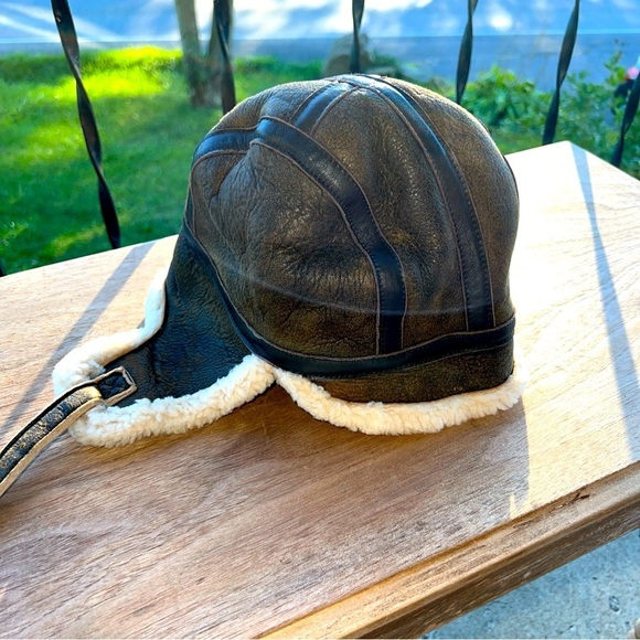 Barney’s New York Sheepskin Aviator Size L Made In U.K. NWT - Picture 1 of 7